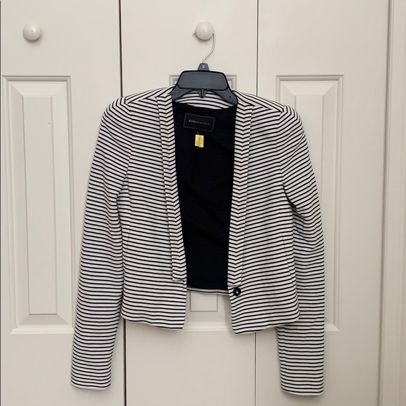 BCBG Jackets & Blazers - BCBG blazer
